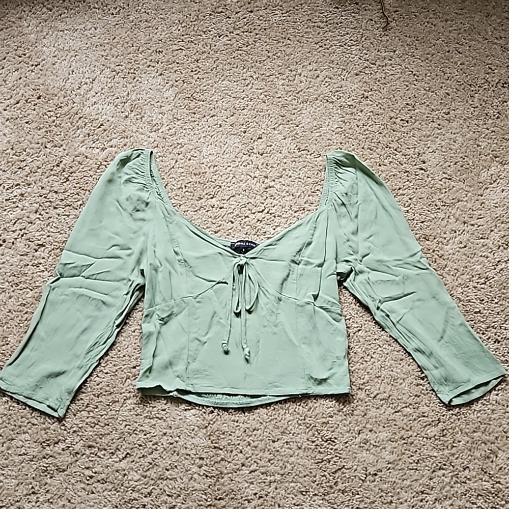 Kendall & Kylie green crop top size S